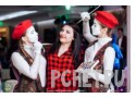 Девочка, улыбка, палитра, берет, макияж, рубашка, пантомима, перчатки, три Девочка, улыбка, палитра, берет, макияж, рубашка, пантомима, перчатки, три
